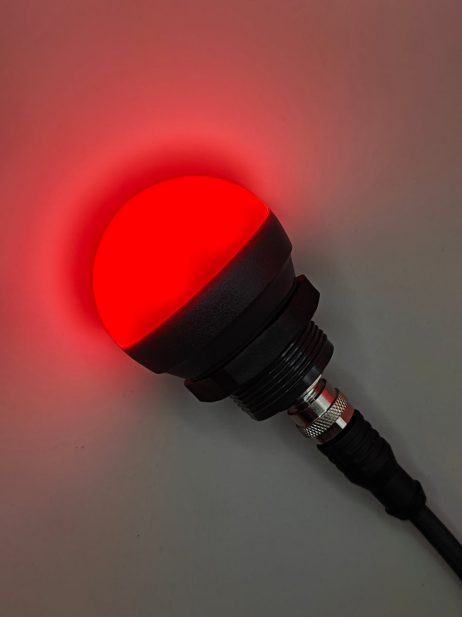 Signallampe / Lysfyr, 24Vdc forsyning via M12 stik. DOMELED kommer i 2 størrelser og der kan fås både vinkelbeslag og forhøjere hvis man ikke vil overflade monterer. (130X90-01)